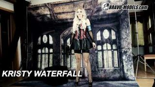 Kristi Waterfall - photoshoot backstage
